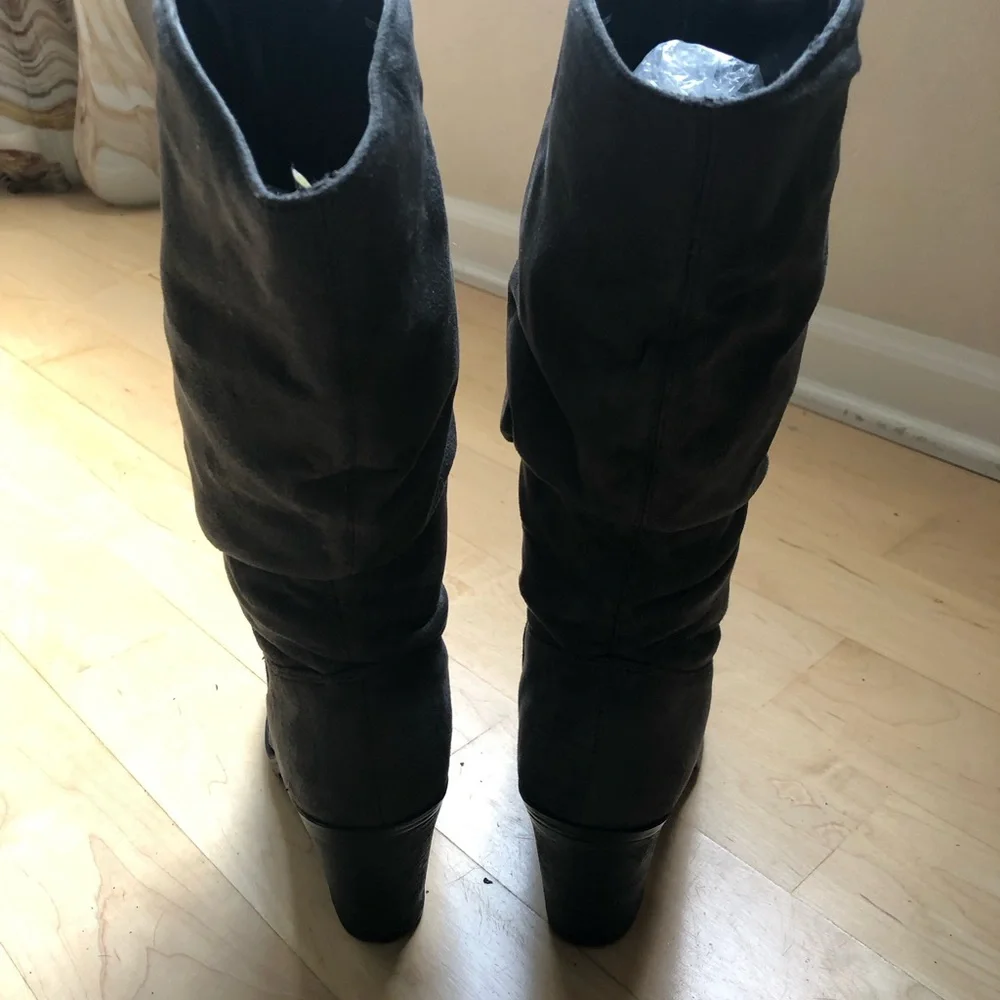 Merona Gray Suede Knee High Riding Boots accent Buckle Women’s US 6